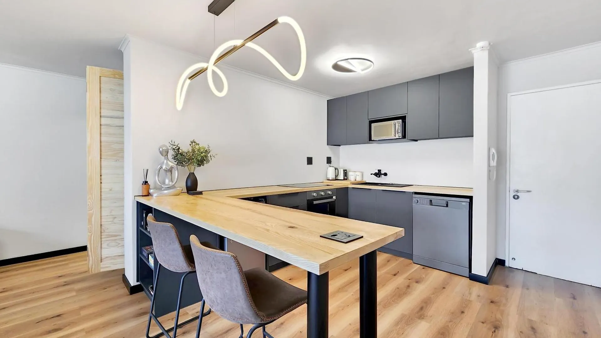 Stunning Apartment Within The Heart Of Cape Town 0*,  South Africa